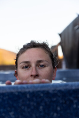 Julia, Fossatún Camping Pods, Bær, Island 